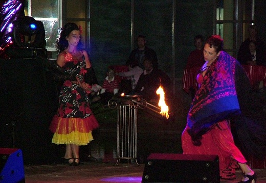 ArtFeuDanseTheatre_2005_0903_FeuerUndWasser_Aku_427b.jpg