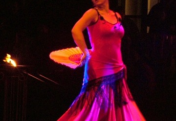 ArtFeuDanseTheatre_2005_0903_FeuerUndWasser_Aku_466b.jpg