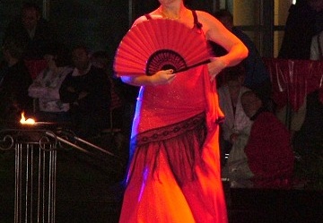 ArtFeuDanseTheatre_2005_0903_FeuerUndWasser_Aku_467b.jpg