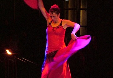 ArtFeuDanseTheatre_2005_0903_FeuerUndWasser_Aku_469b.jpg