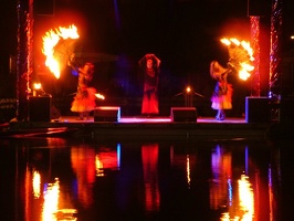 ArtFeuDanseTheatre_2005_0903_FeuerUndWasser_Den_322b.jpg