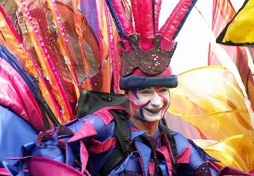 Maschseefest_2005_0727_StelzentheaterZeus_JBi_010b.jpg