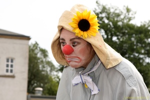 ClownFrouFrou 20100907 PerfPad Den 3505 1920x1280