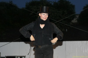 LucyLou 20100908 PerfPad Den 7794 1920x1280