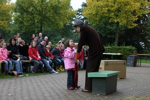 TheatreFragile 20100908 PerfPad Den 7411 1920x1280