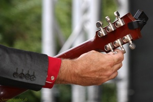 TheBeez 20110907 PerfPad Den 8930 1920x1280