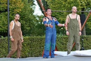 TheFlyingTiritas 20110905 PerfPad Den 5690 1920x1280