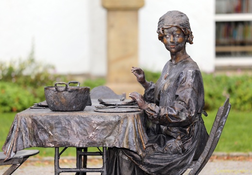LivingSculptures 20170905 PerfPad AKu 6692 1920x1280