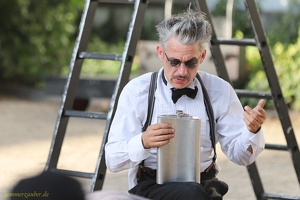 Monsieur+Nora Born  20220905 PP Den  8982 1920x1280