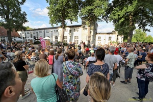 Monsieur+Nora Born  20220905 PP AKu  0128 1920x1280