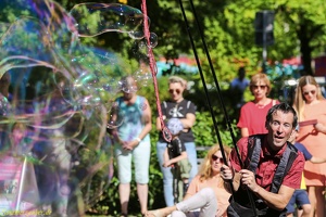 Bubble On Circus  20230904 PP Den  4332 1920x1280