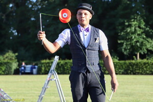 Monsieur Chapeau  20240615 OB Den  3965 1920x1280